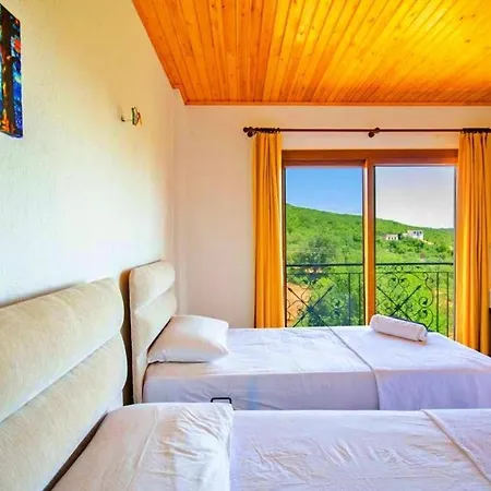 Nature With Pool And Jacuzzi