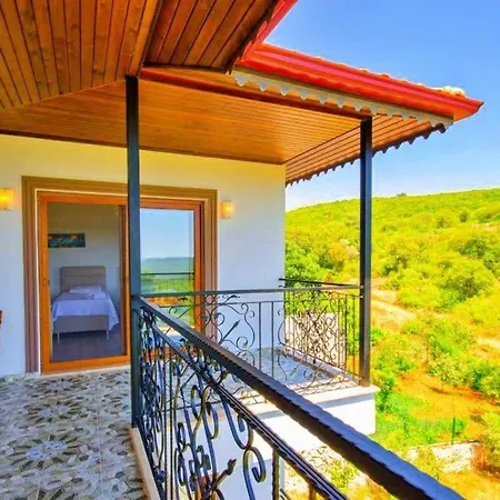 Nature With Pool And Jacuzzi Cukurbag (Kas)