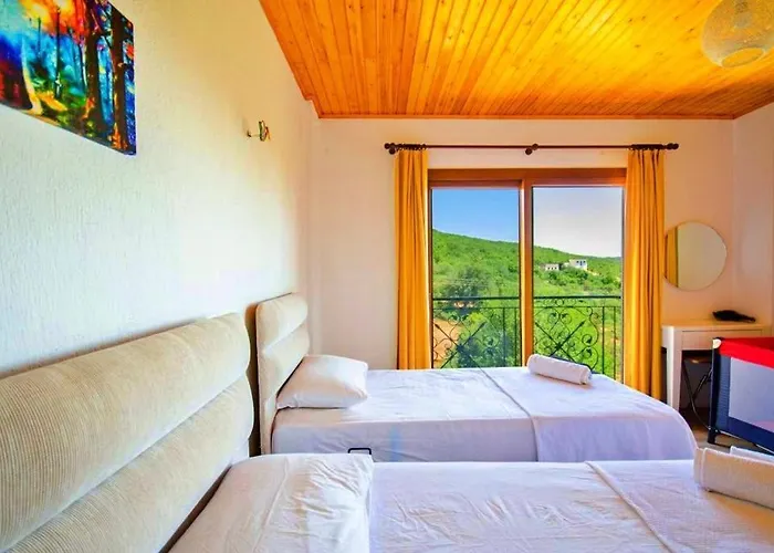 Nature With Pool And Jacuzzi